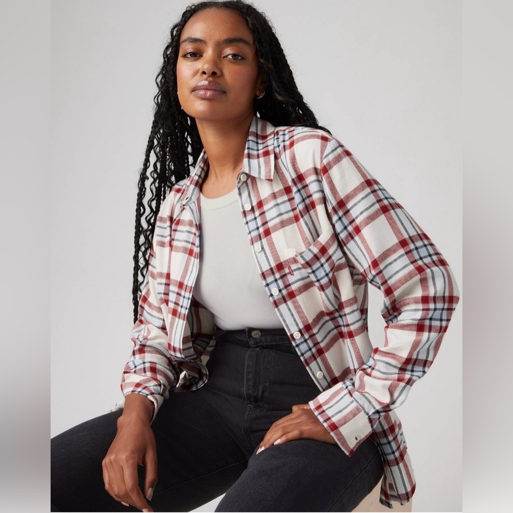 Full tilt women’s size M,‎ long sleeve, button-down plaid shirt new with tags